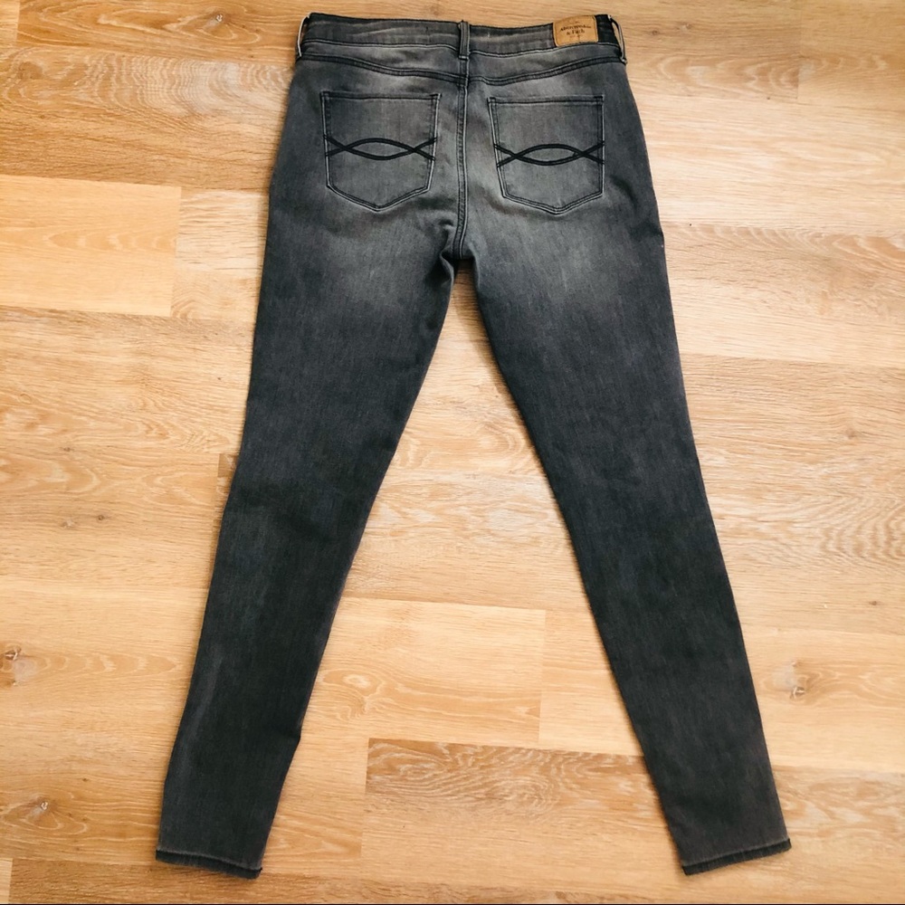 Abercrombie Super Skinny Jeans  Size 6/28